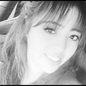 Meet your Posher, Yesenia